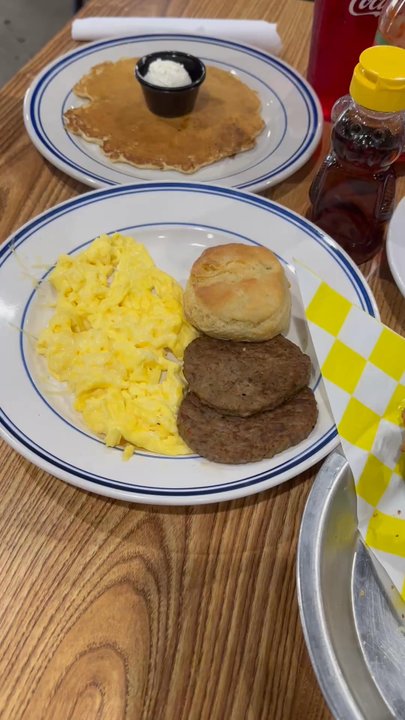Big Bear Biscuits - Mediocre breakfast... - Coffee & Tea Near Me - Brownsburg, Indiana