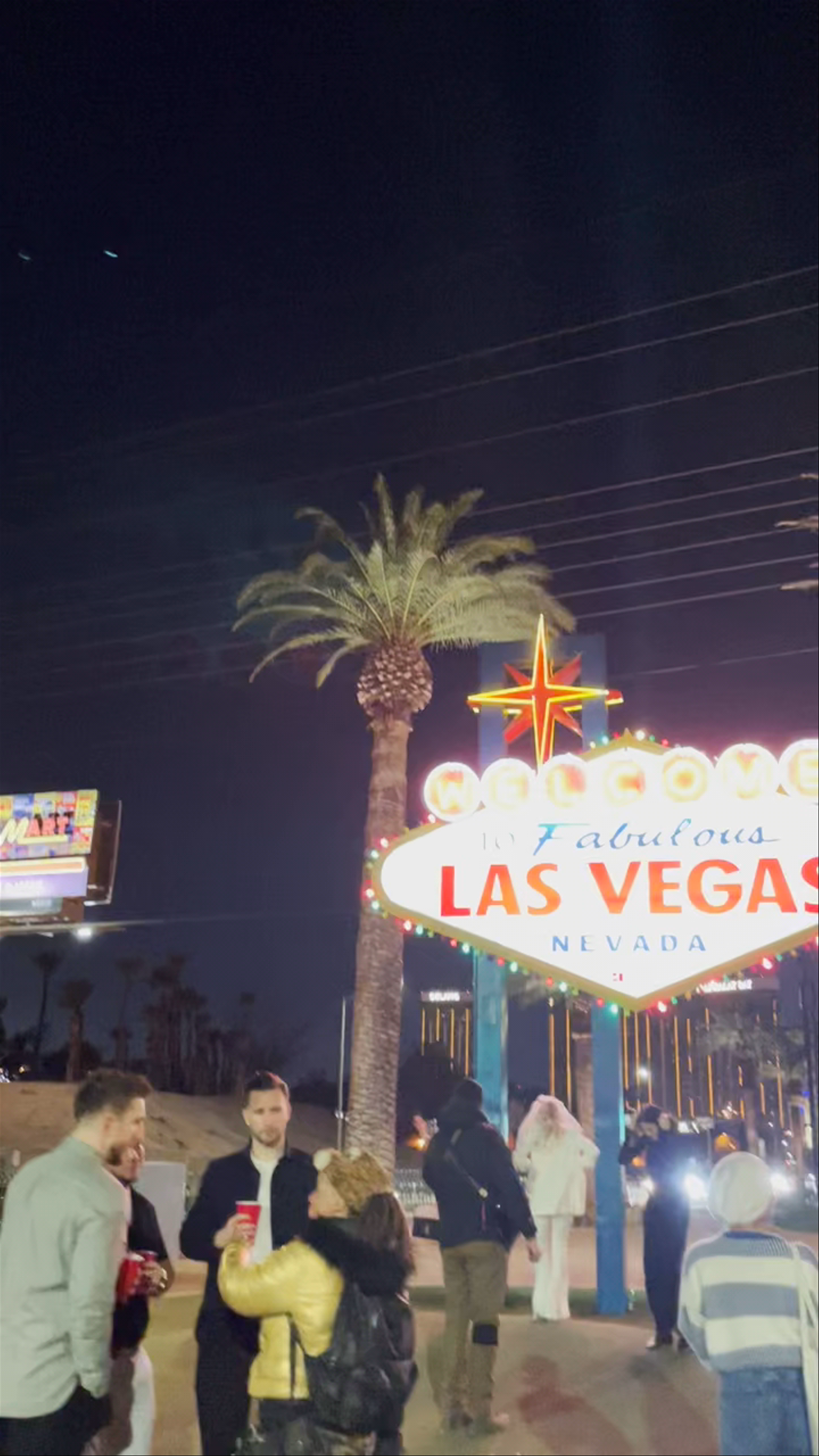 Welcome to Fabulous Las Vegas Sign at Night: Iconic Vegas Vibes