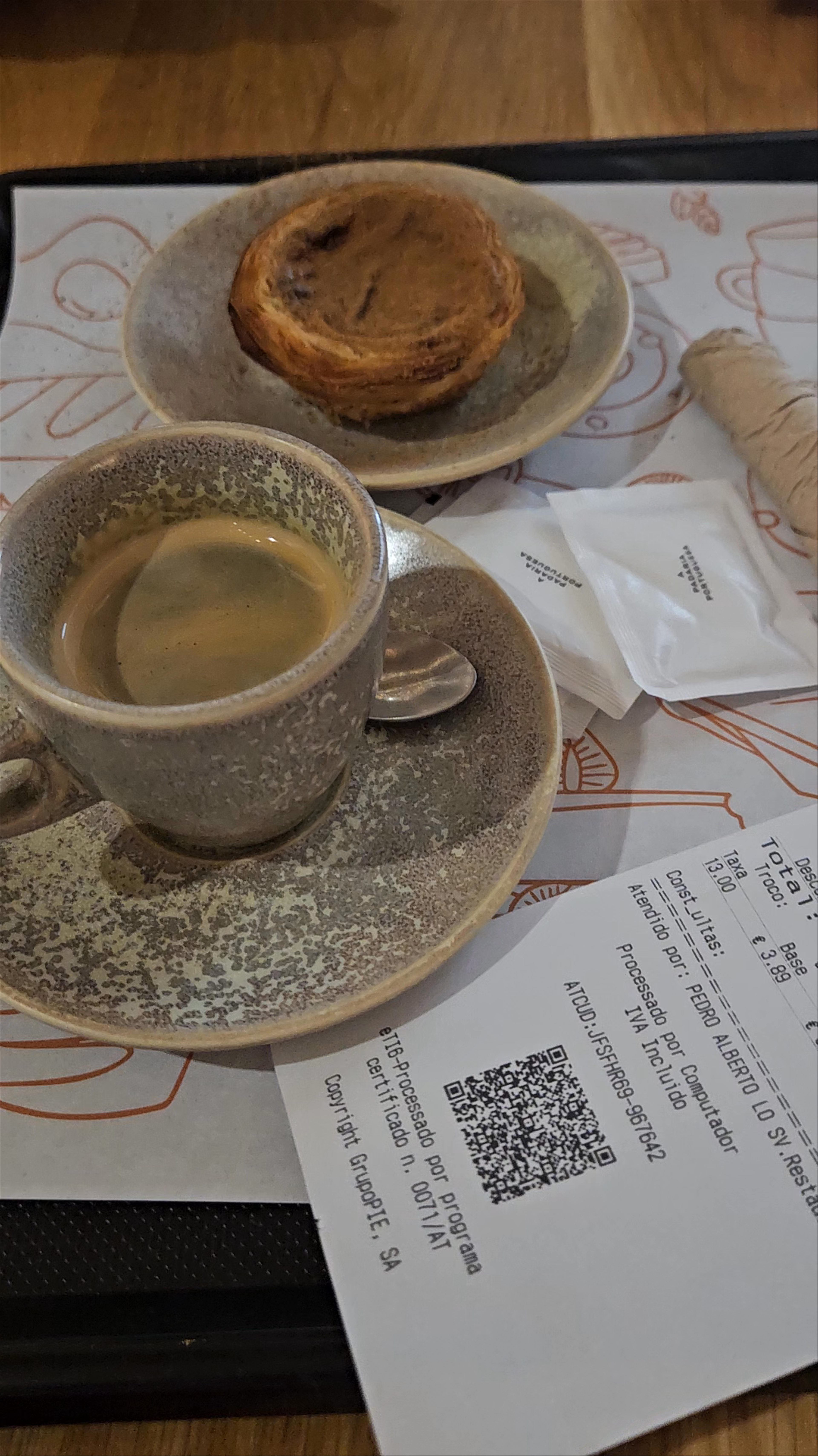 A Cozy Coffee Moment at A Padaria Portuguesa in Almada, Portugal