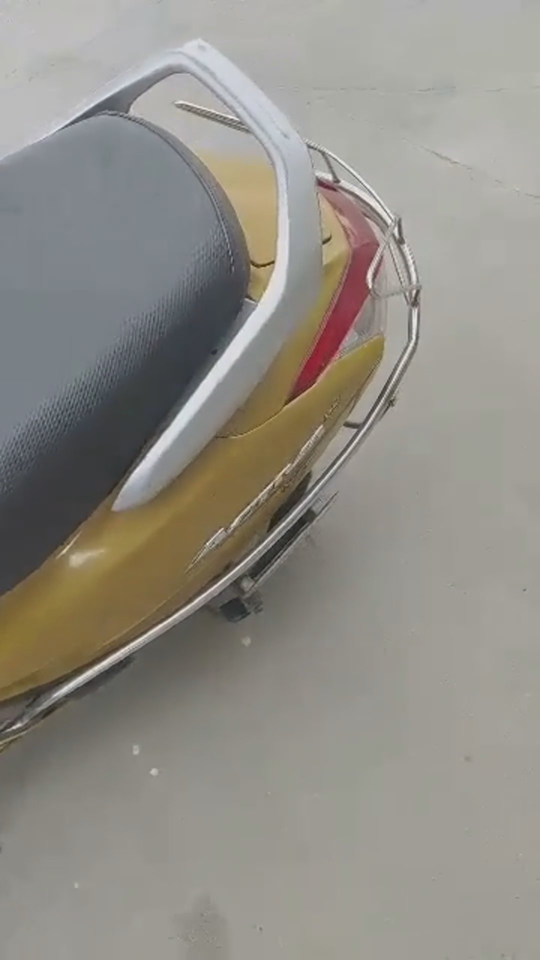 Walk-around video thumbnail