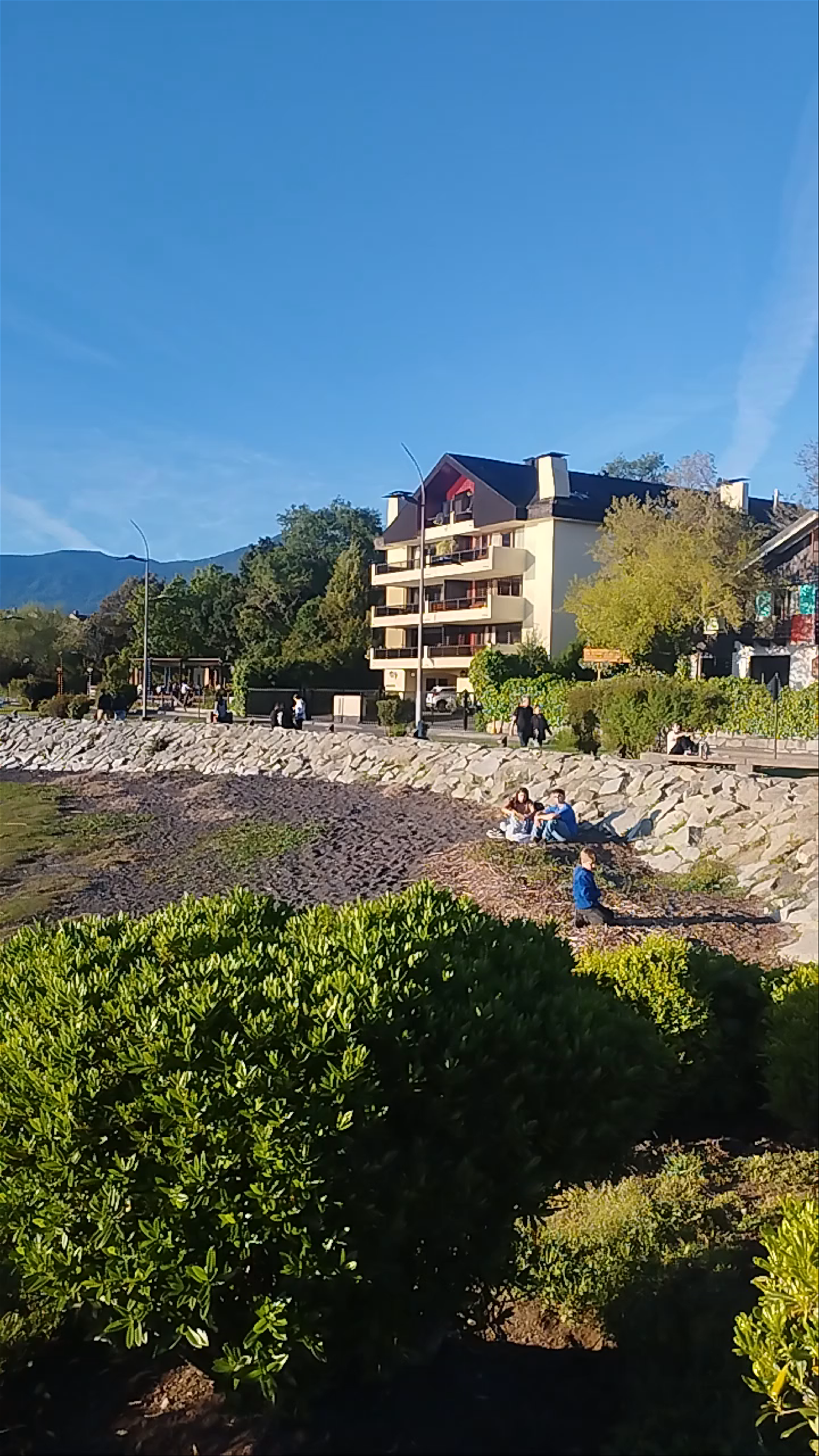 Puerto La Península de Pucón at Lago Villarrica: Lakeside Serenity in Villarica, Chile