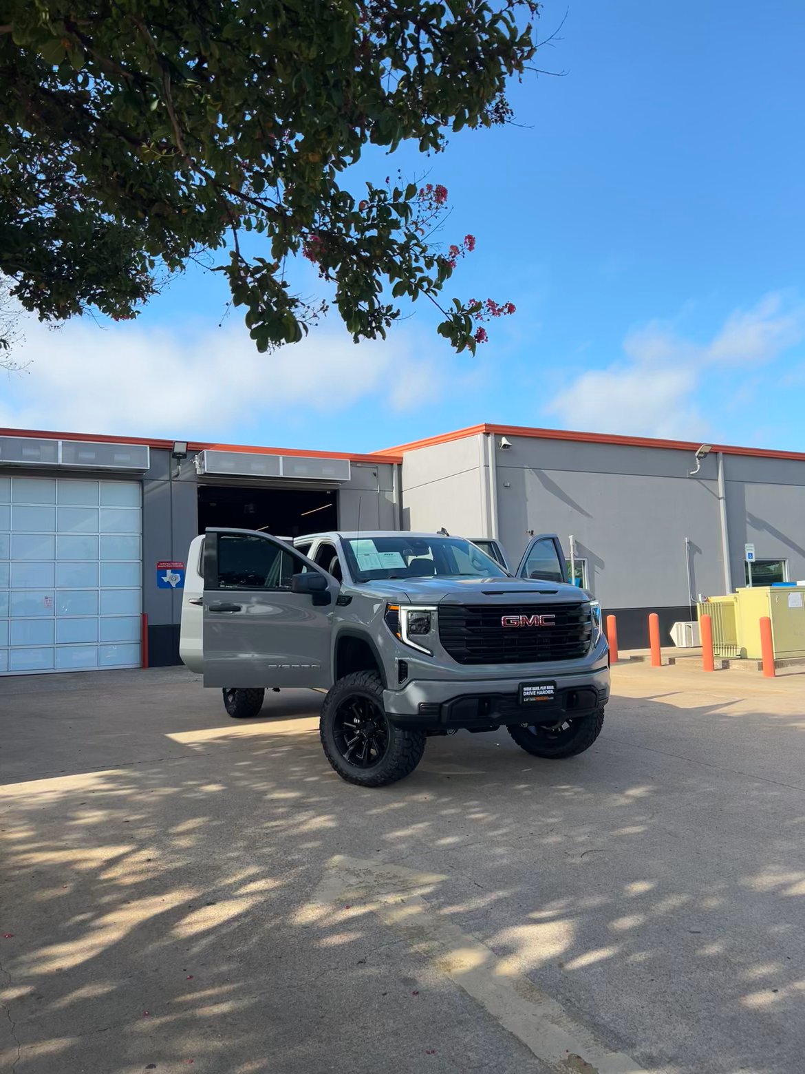 Lifted Trucks - #TX10554 - 2025 GMC Sierra 1500 Pro Crew Cab