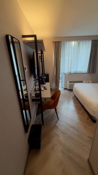 Voco - King room - Hotels Near Me - New York, New York