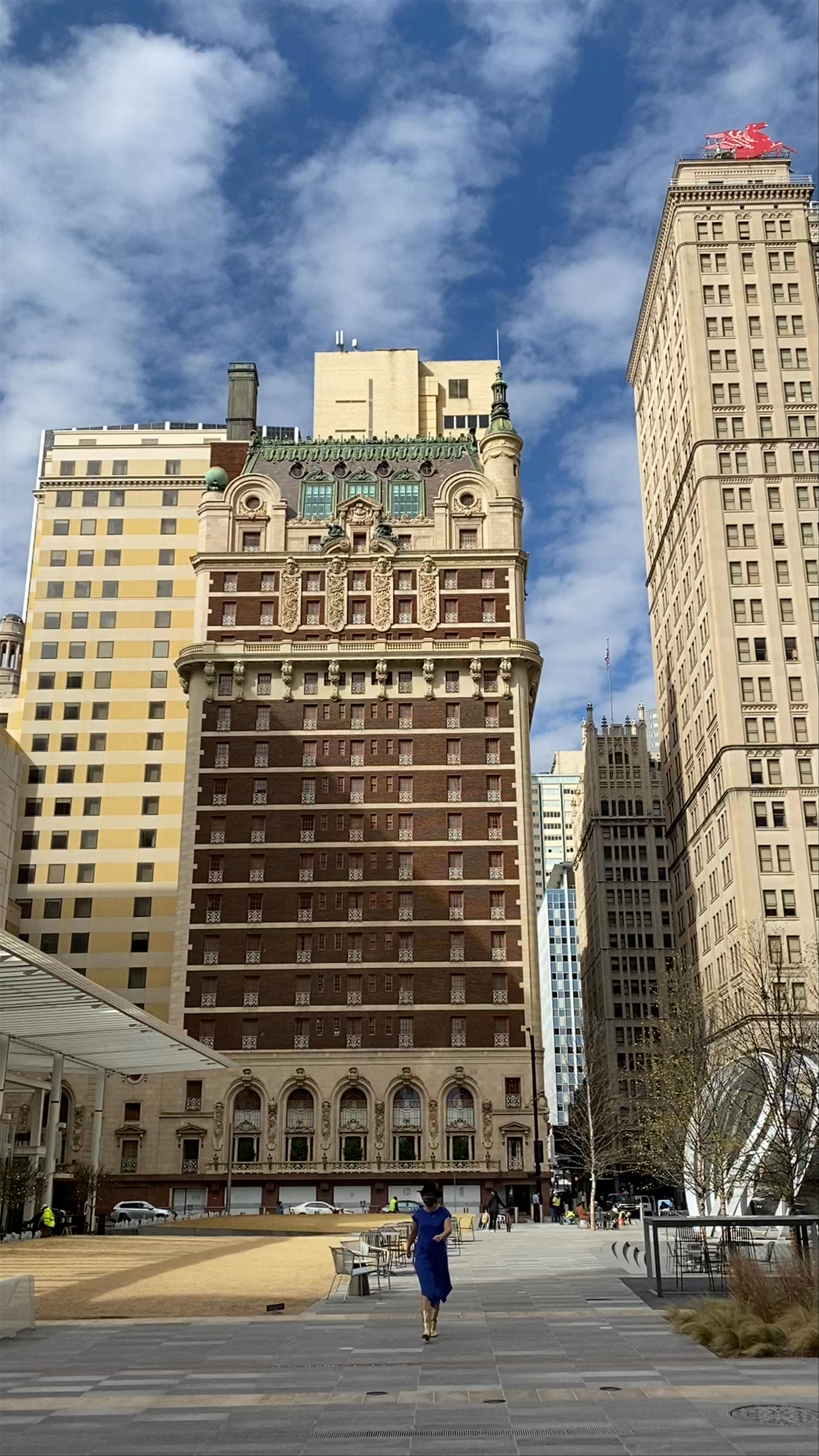 Historic Architecture and Urban Vibes at Magnolia Dallas Downtown