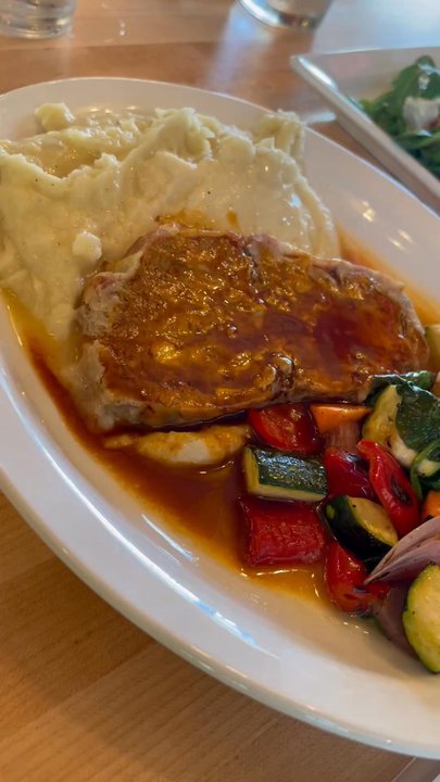 Crossroads Diner - Video of inside dining area - Breakfast & Brunch Near Me - Plano, Texas