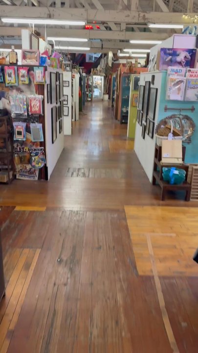 King Richard's Antique Center - Static on radio - Antiques Near Me - Whittier, California