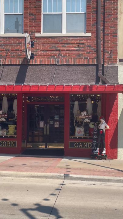 Mom and Popcorn - Candy Stores Near Me - McKinney, Texas