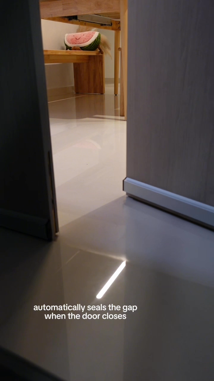 pov:-your-door-is-basically-a-club-entrance-for-bugs