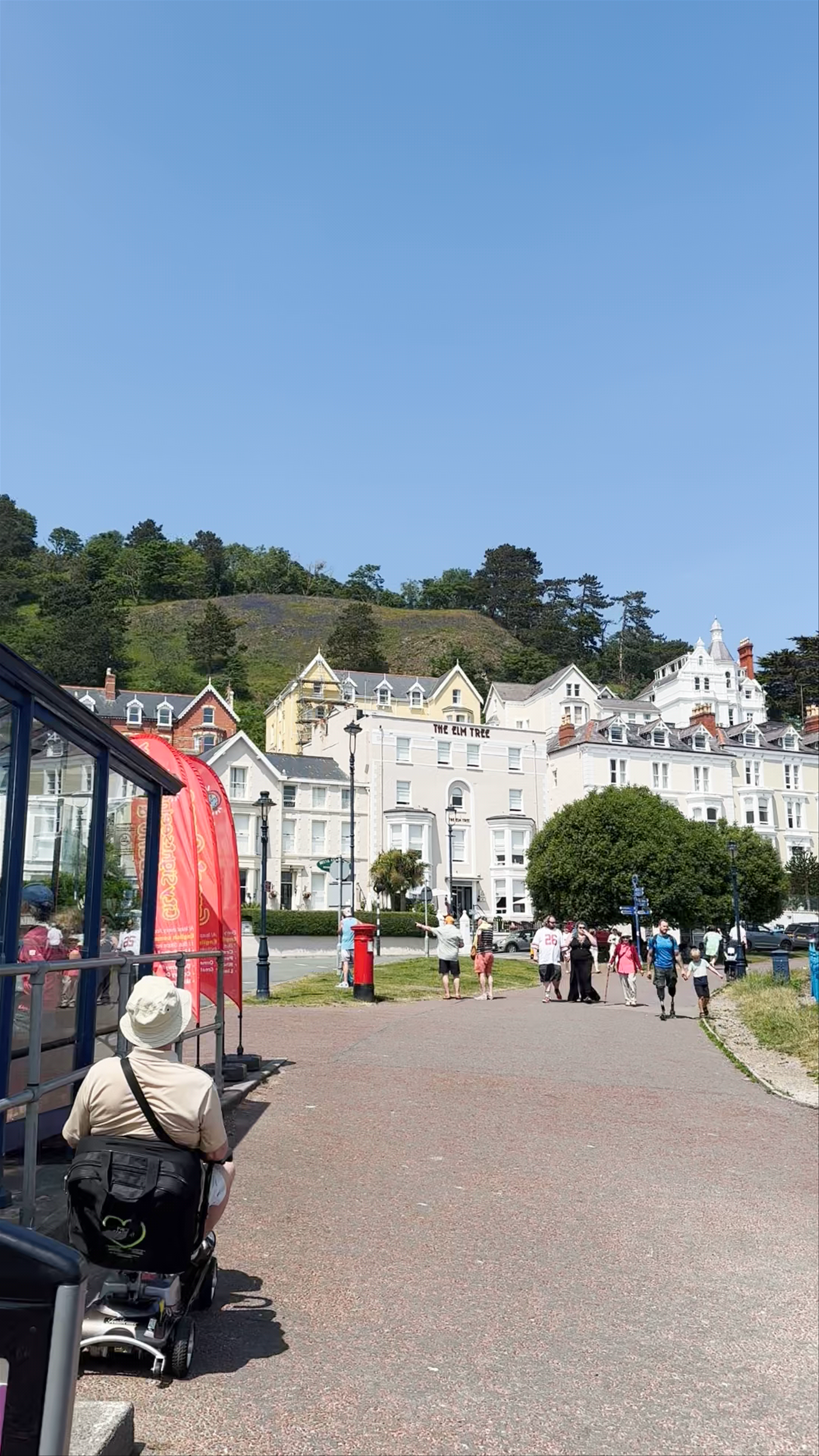 Sunny Day at Llandudno Pier: Coastal Vibes and Seaside Fun