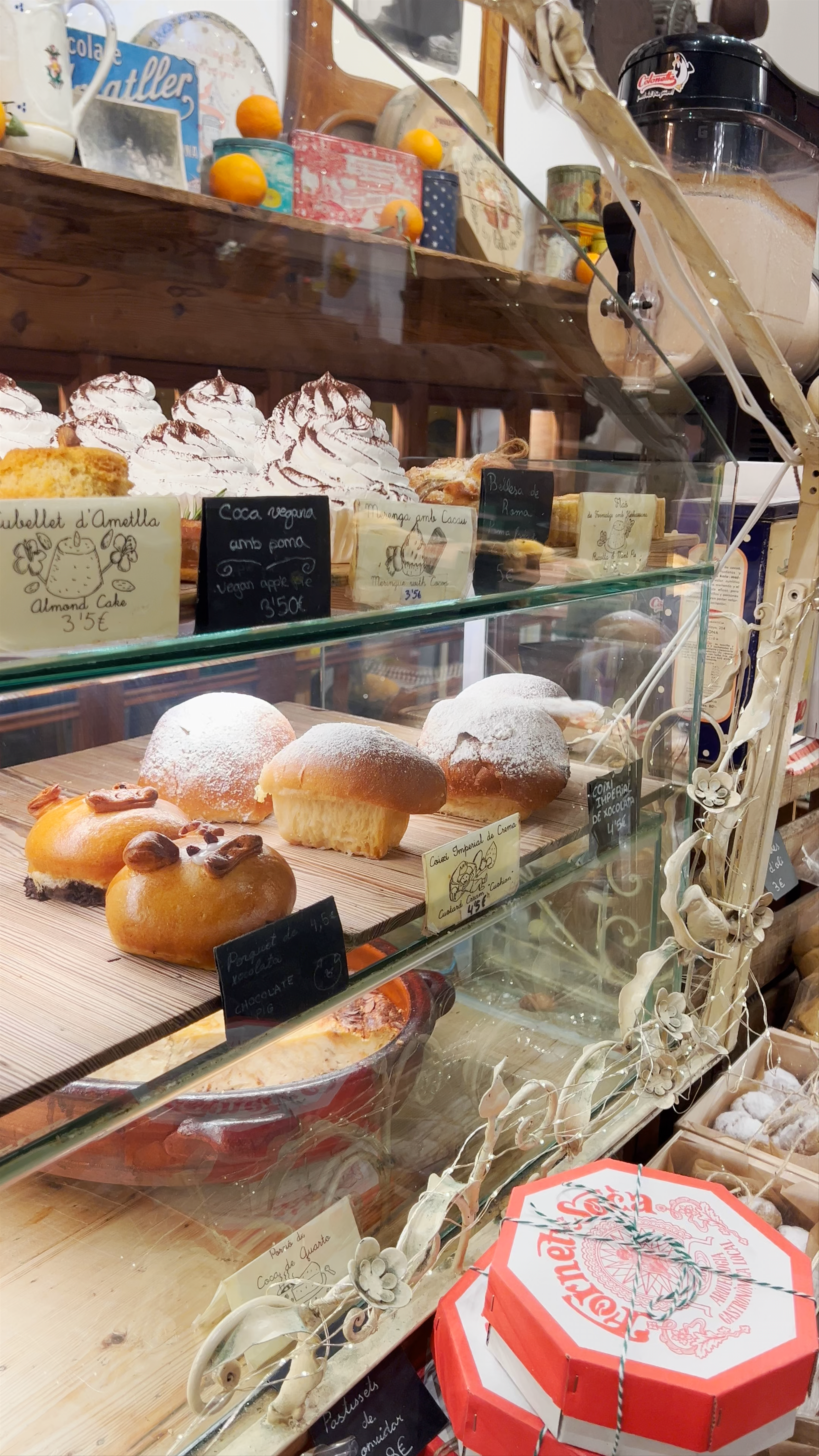 Fornet de la Soca: Delightful Traditional Bakery Treats in Palma