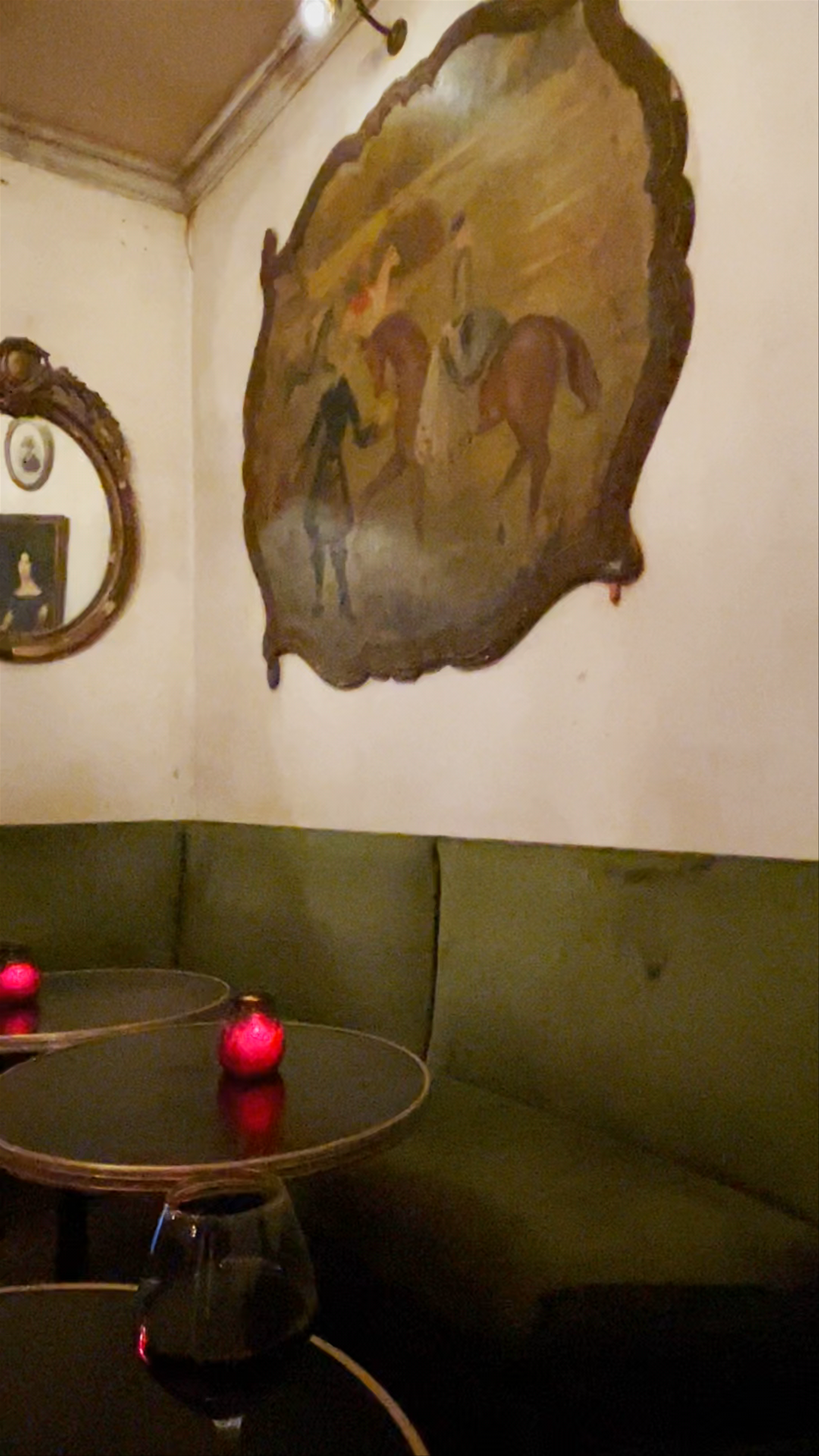Cozy Evening at La Comtesse Bar, Bordeaux