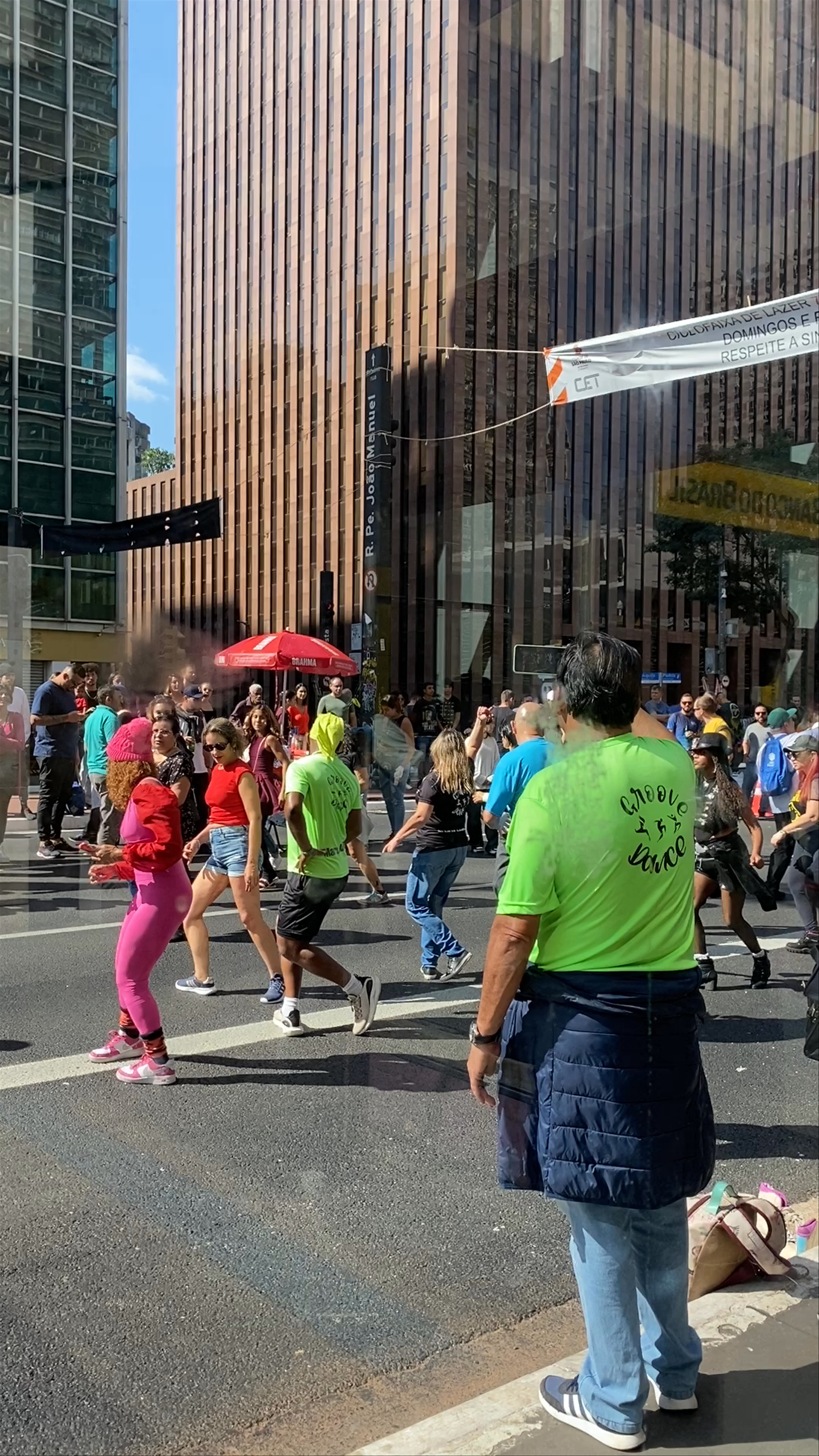 Groove Dance in Parque Tenente Siqueira Campos, São Paulo