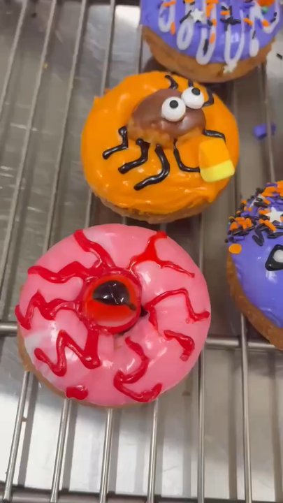 KD's Donuts - Donuts Near Me - Anaheim, California