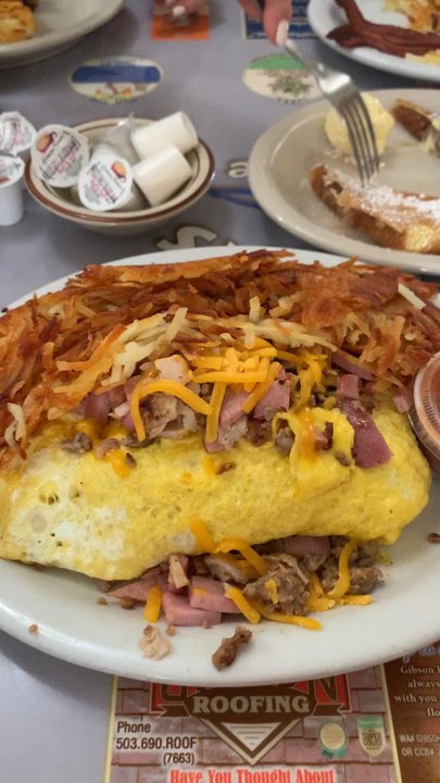 Dean's Homestyle Cafe - T Omelette at Deans - American Near Me - Clackamas, Oregon