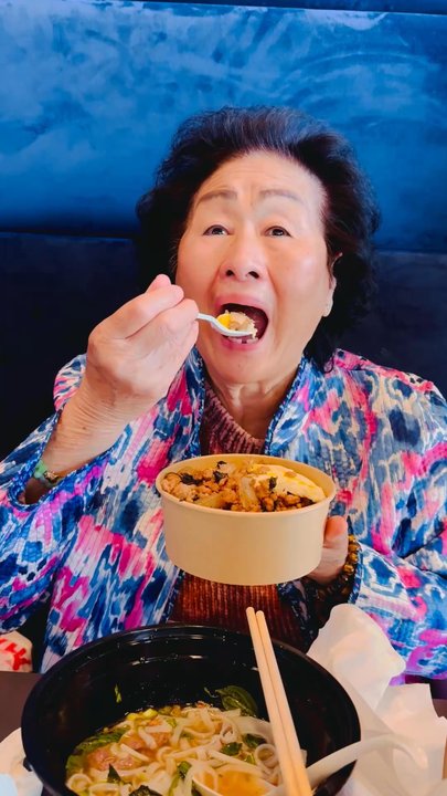 Mama's Haus Tea & Boba - My mom from Thailand approves of this Thai Chicken Basil Stir-Fry Bowl - Bubble Tea Near Me - Temecula, California