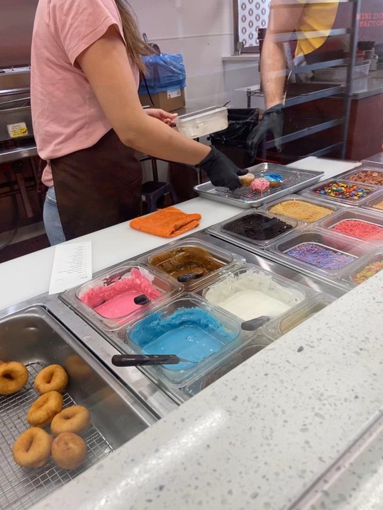Mini Donut Factory - Donuts Near Me - Wheeling, Illinois