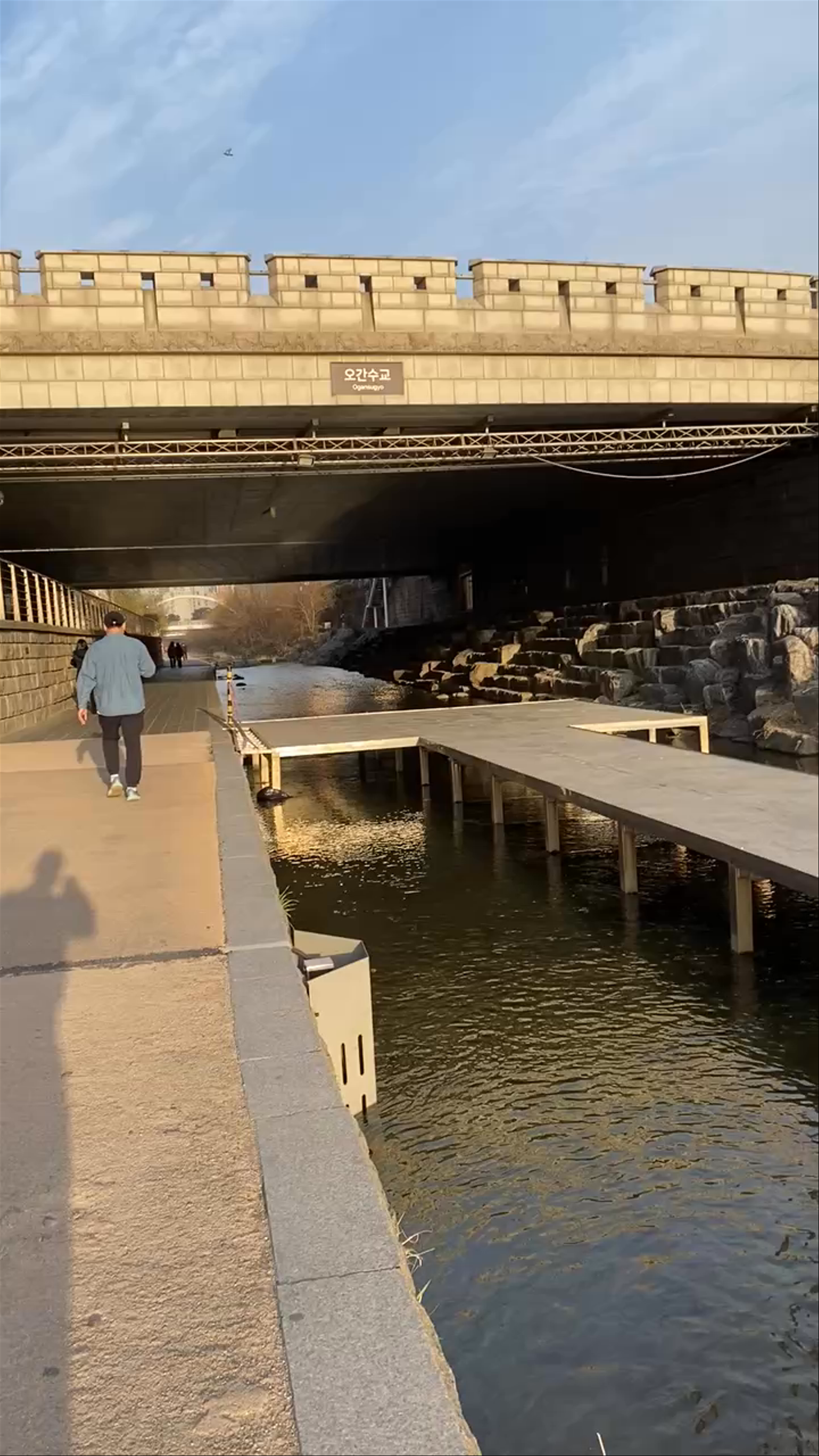 Golden Sunset Walk Along Cheonggyecheon Stream, Seoul
