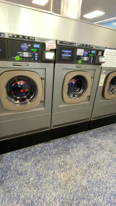 Queen Wash Laundry Oxnard - More often the small machines are not in service - Laundromat Near Me - Oxnard, California