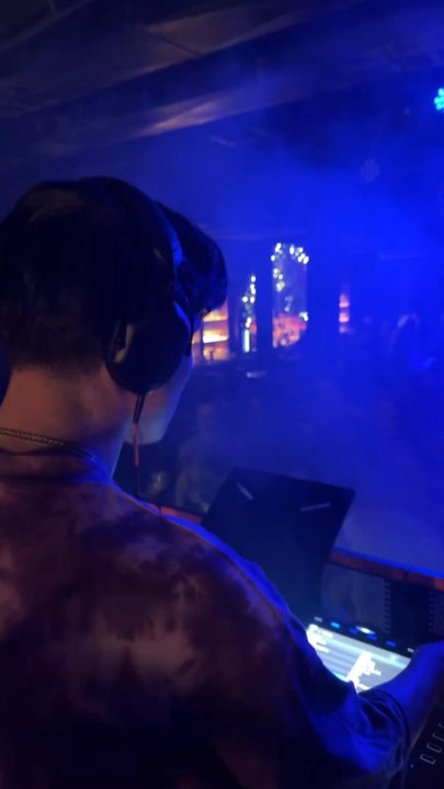 Vinyl - Viynly show with Oscar N - Cocktail Bars Near Me - Philadelphia, Pennsylvania