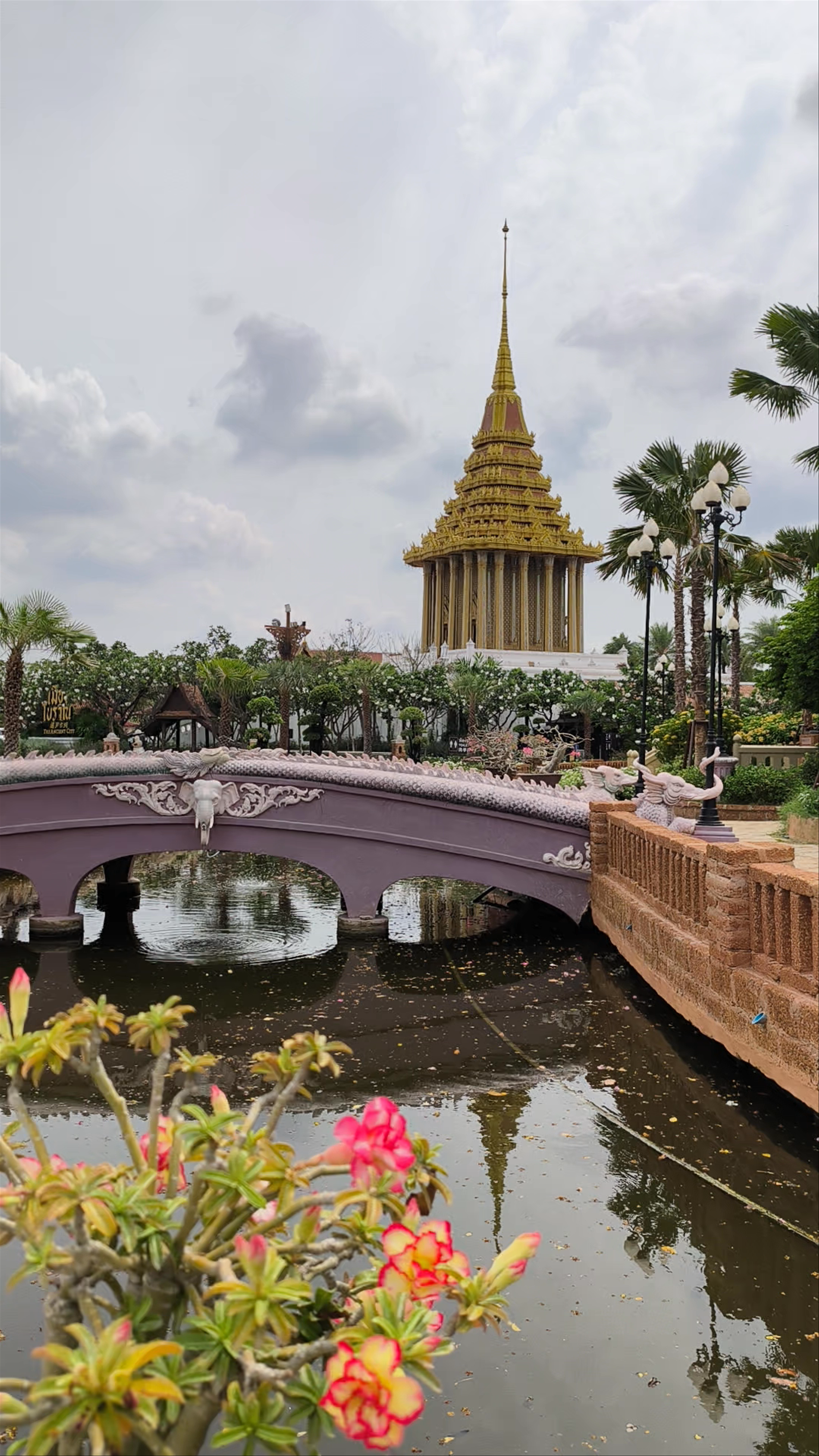 Ancient City Floating Market