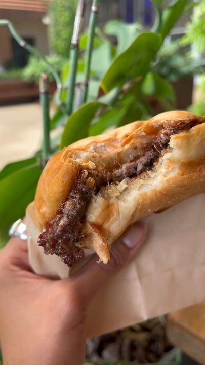 La Tour Cafe - Macarons Near Me - Kapolei, Hawaii