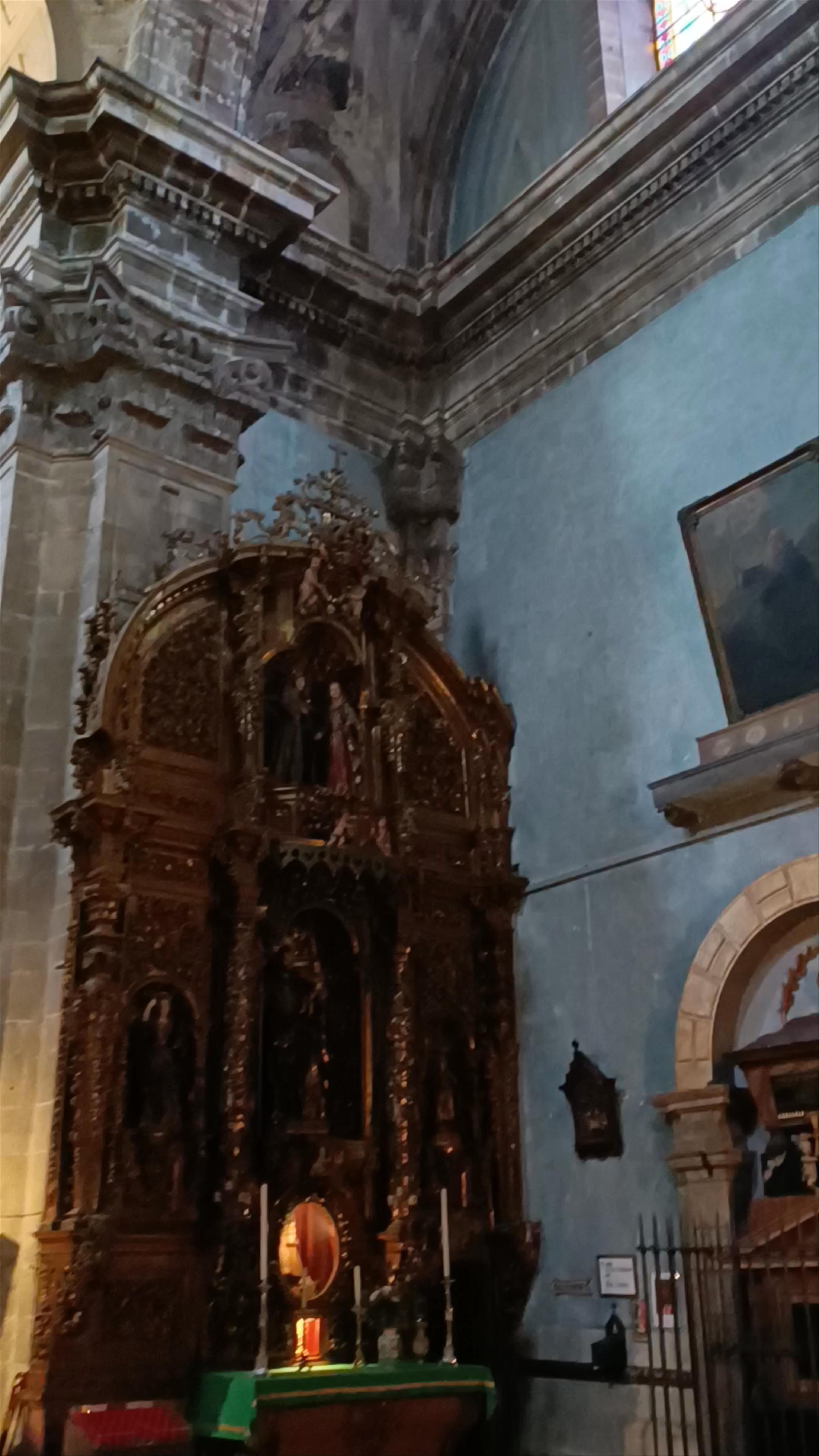 Iglesia de San Isidoro El Real: Awe-Inspiring Baroque Splendor in Oviedo