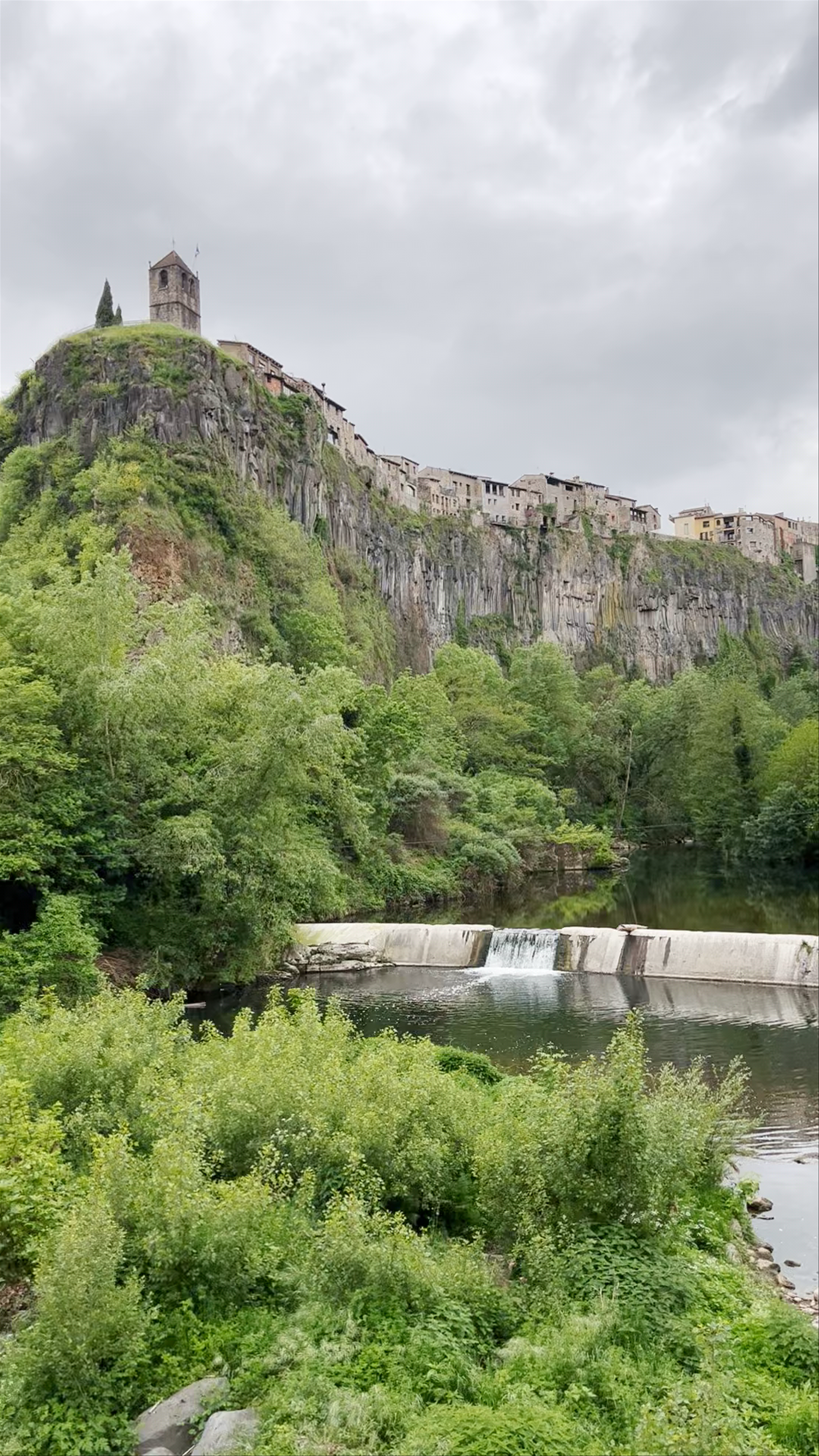 Castellfollit de la Roca. Cinglera basàltica