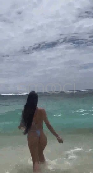 Julia Singapore Escort Video #7396
