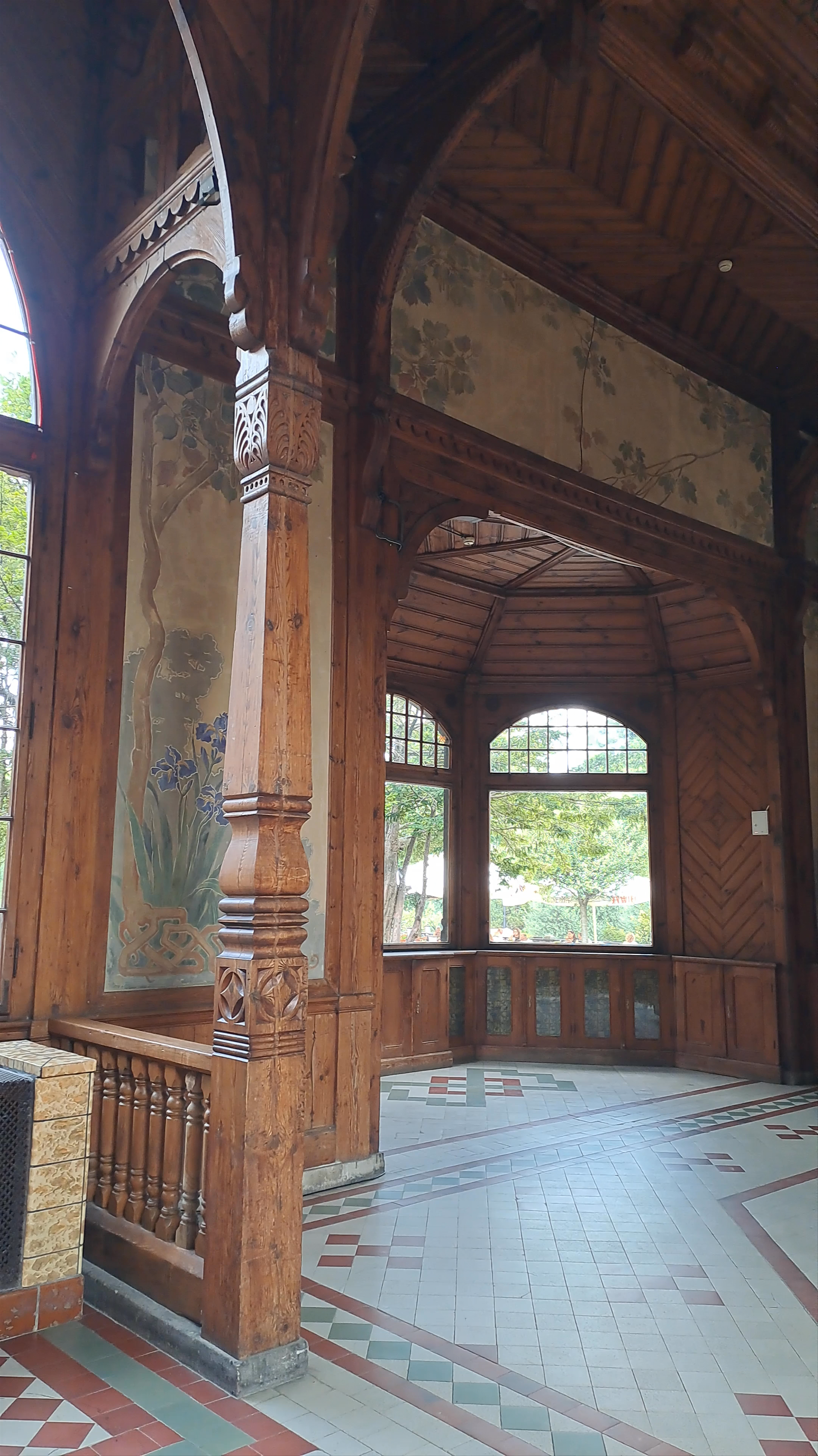 Pijalnia Wód Mineralnych w Hali Spacerowej