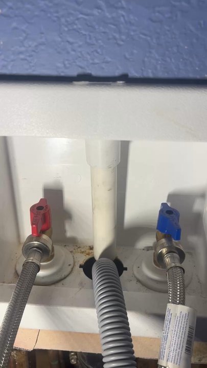 Thousand Oaks Plumbing - Video showing improper install of PVC drain pipe - Plumbing Near Me - Thousand Oaks, California