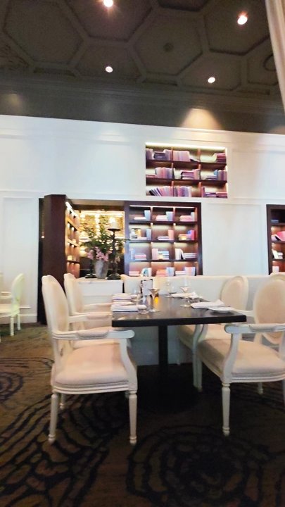 Varia - Italian Near Me - Norfolk, Virginia