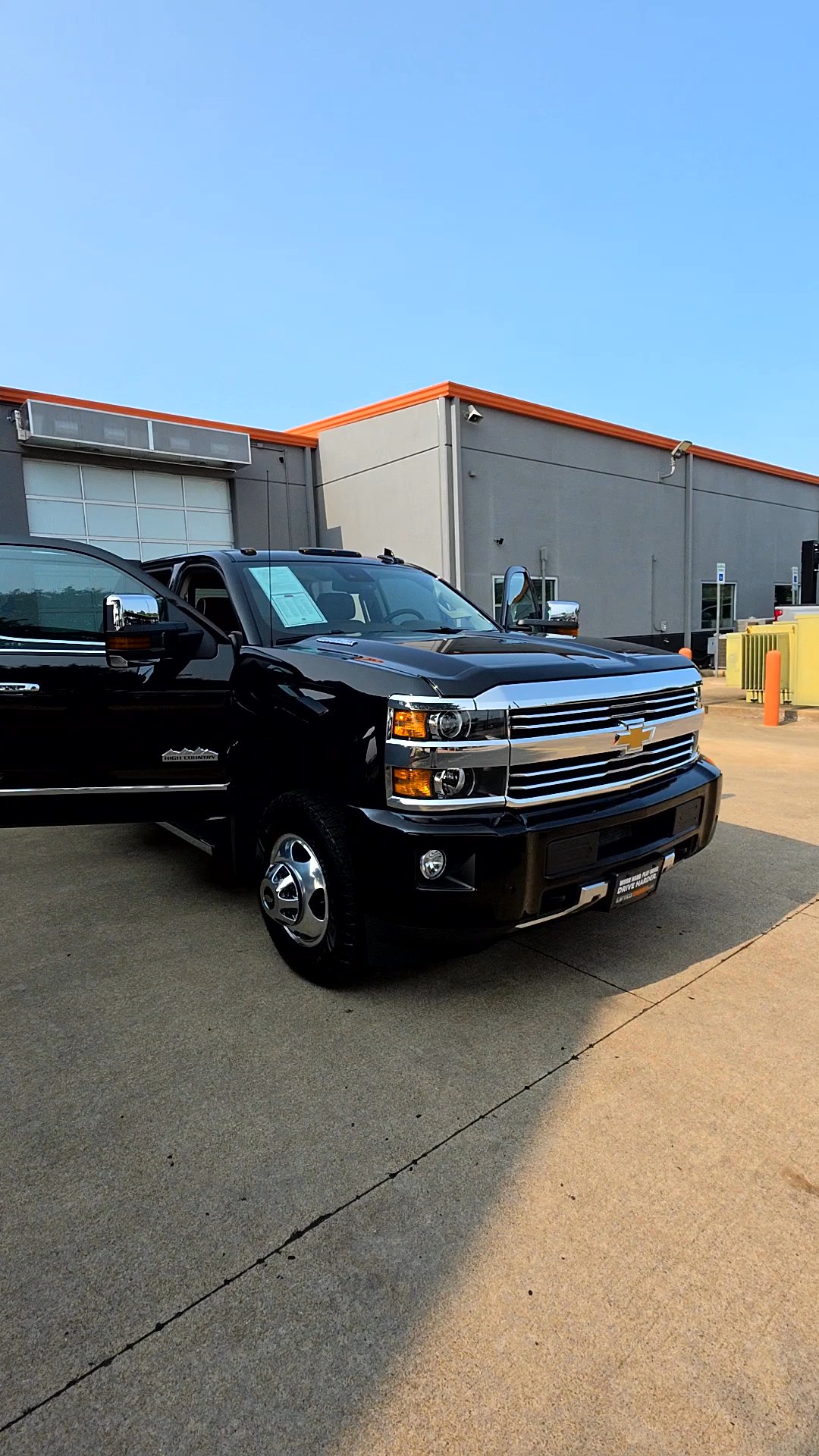 Lifted Trucks - #TX10944 - 2016 Chevrolet Silverado 3500HD High Country Crew Cab