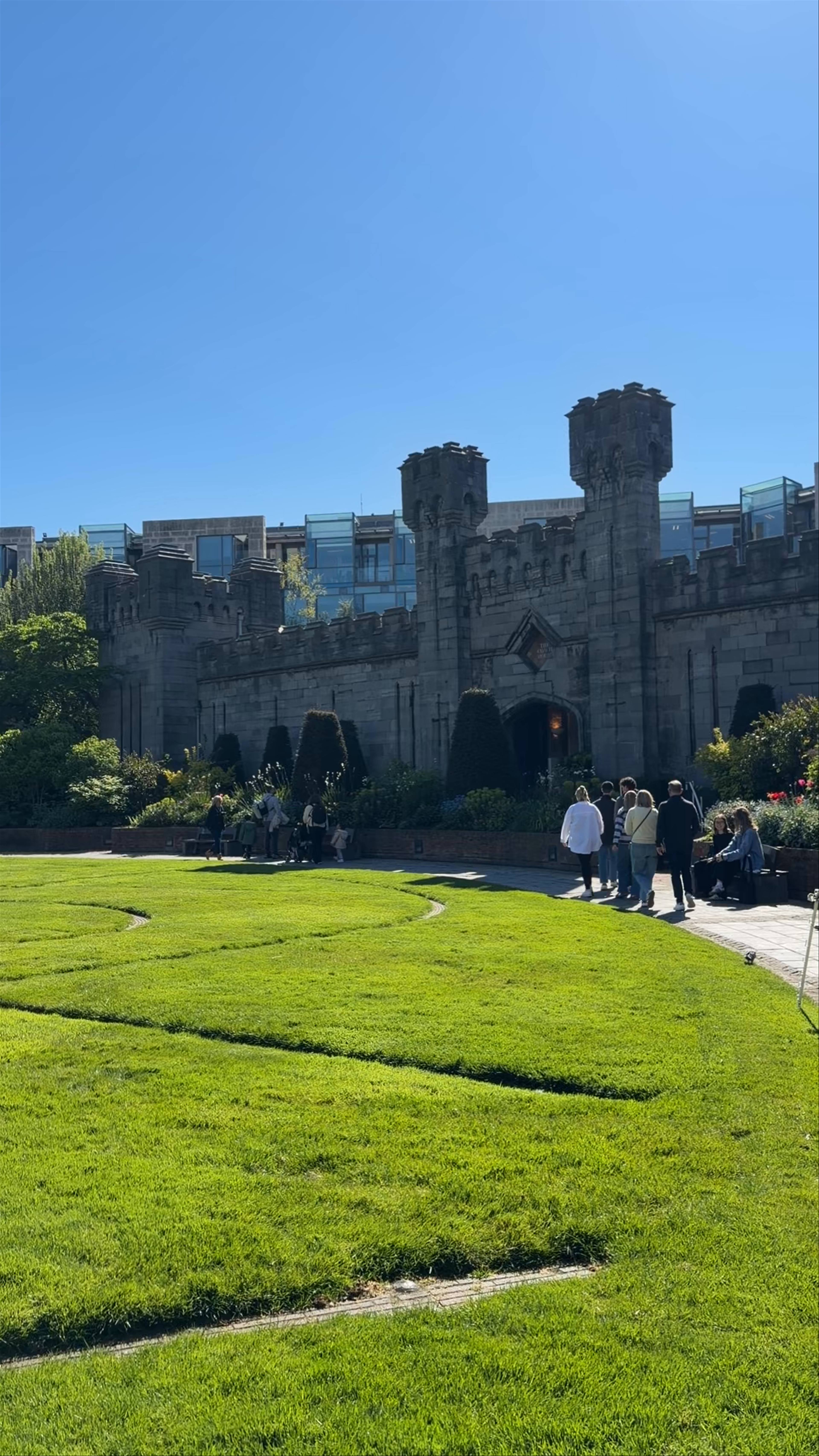 Dubh Linn Garden