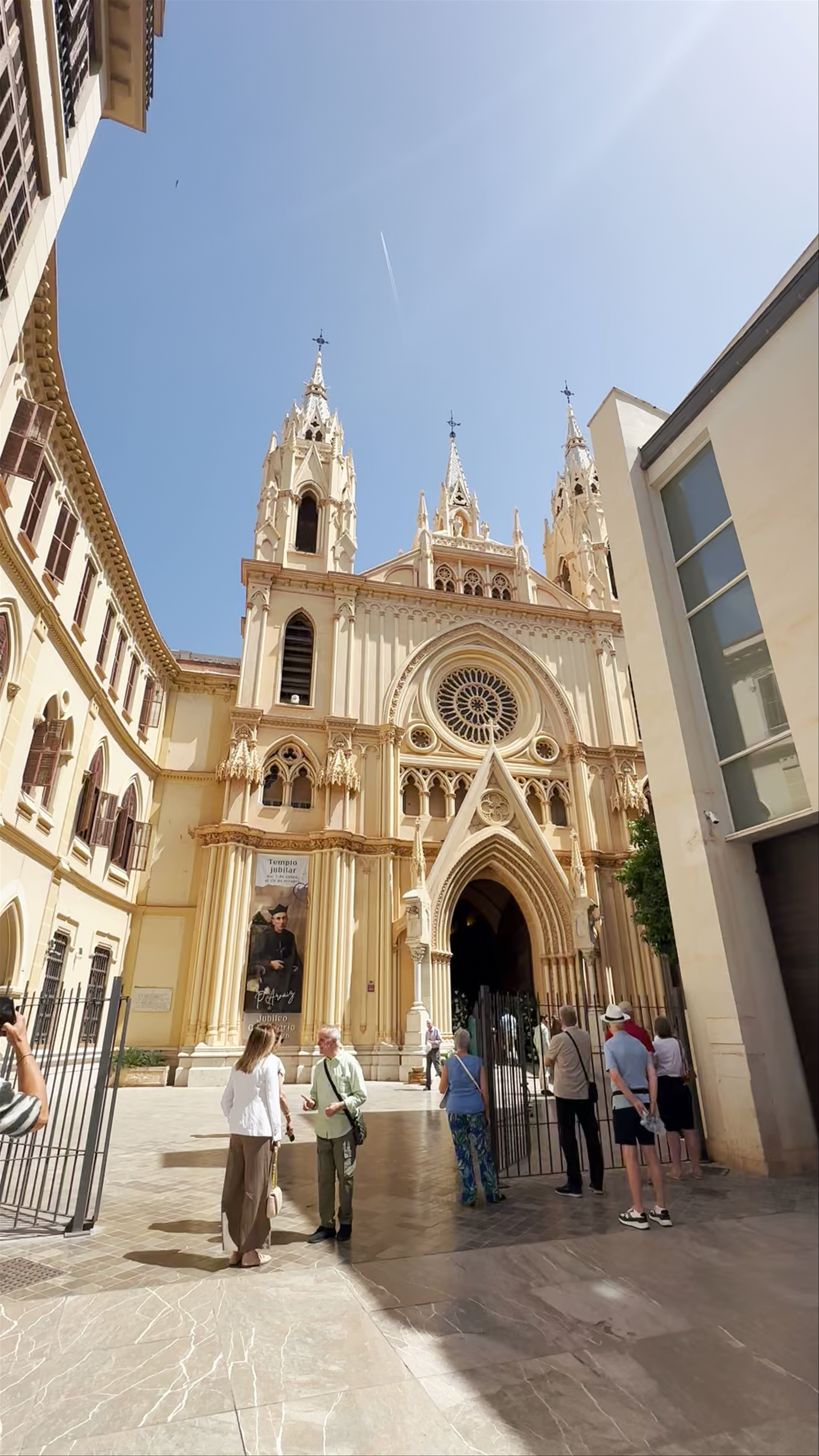 Iglesia del Sagrado Corazón: Gothic Revival Majesty in Málaga