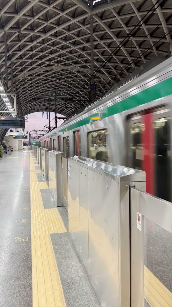 next city break
📍 Tokyo
🎥 Md  Rasal · Pexels
#travel #city #citybreak #skyline #wanderlust