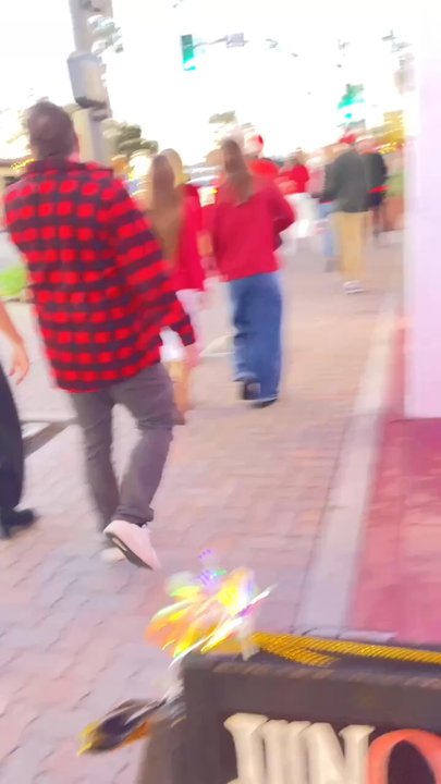 JunQies - Who put the FUNk in Junk? Junqies Christmas Crawl around downtown! Free lite up Santa rings from JunQies - Candle Stores Near Me - San Clemente , California