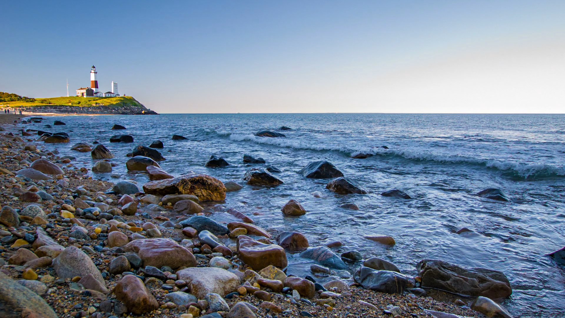 Montauk lighthouse overlooking the Long Island coast