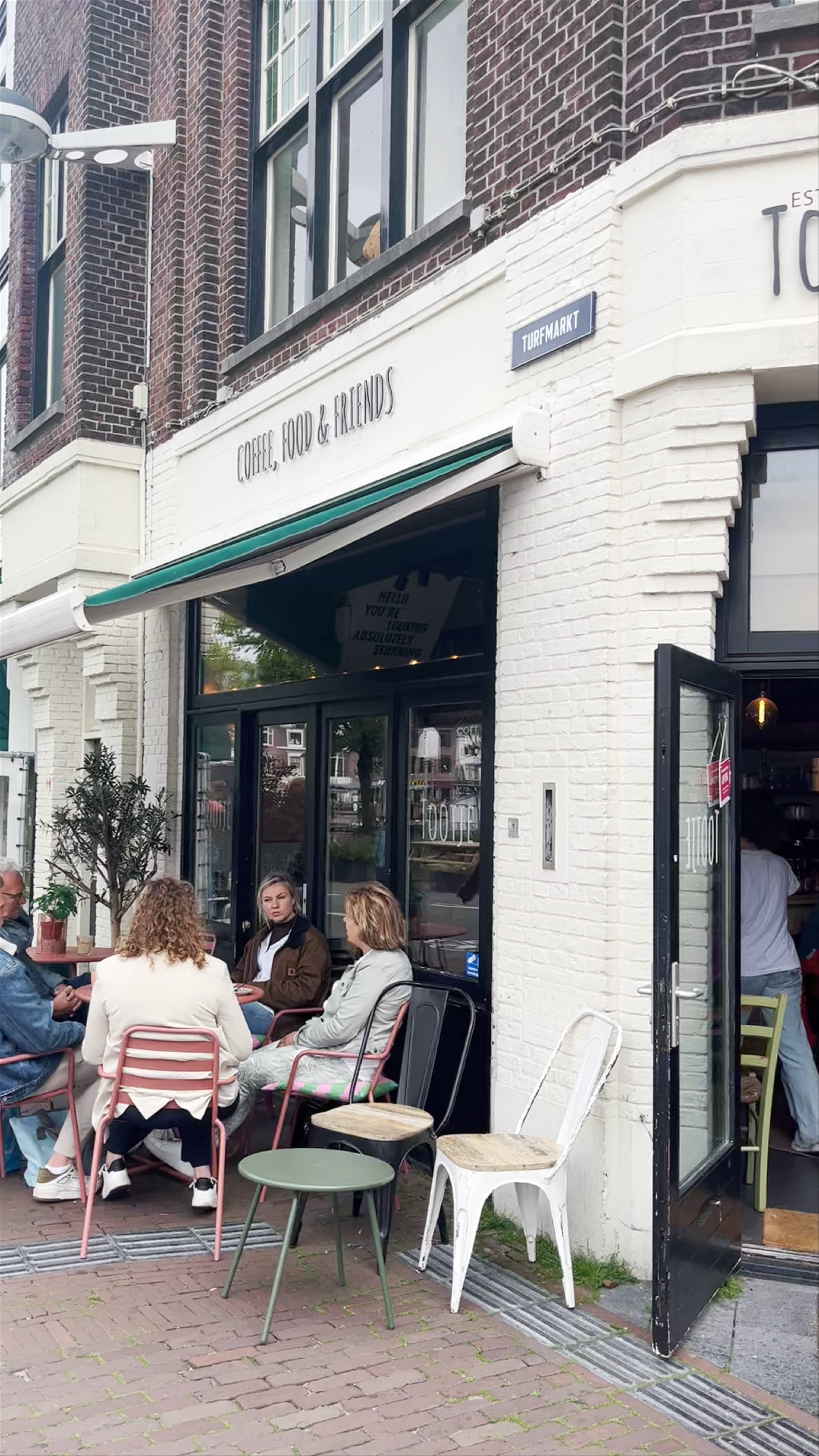 Tootje Café: Cozy Coffee Vibes in Leiden