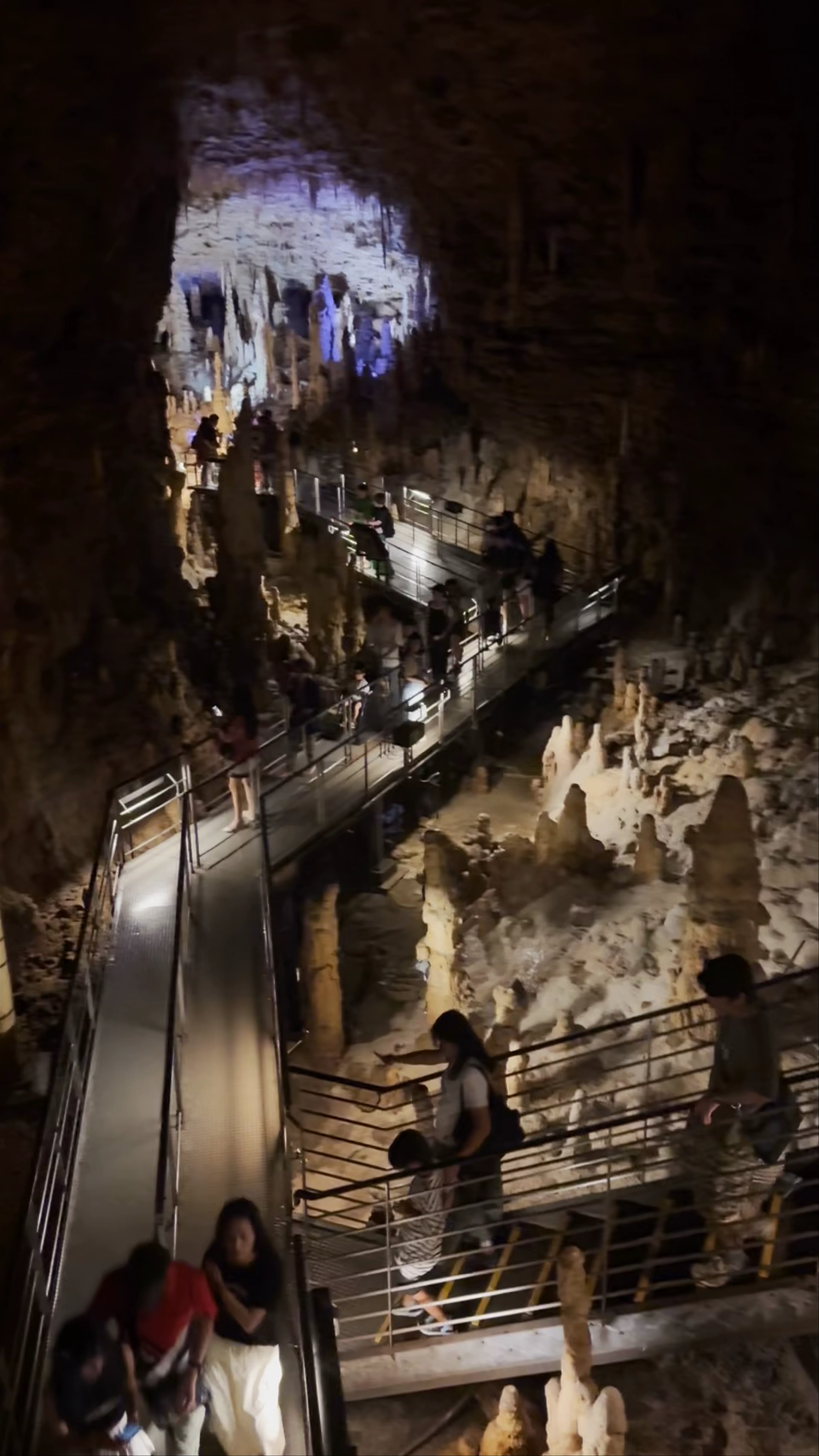 Gyokusendo Cave