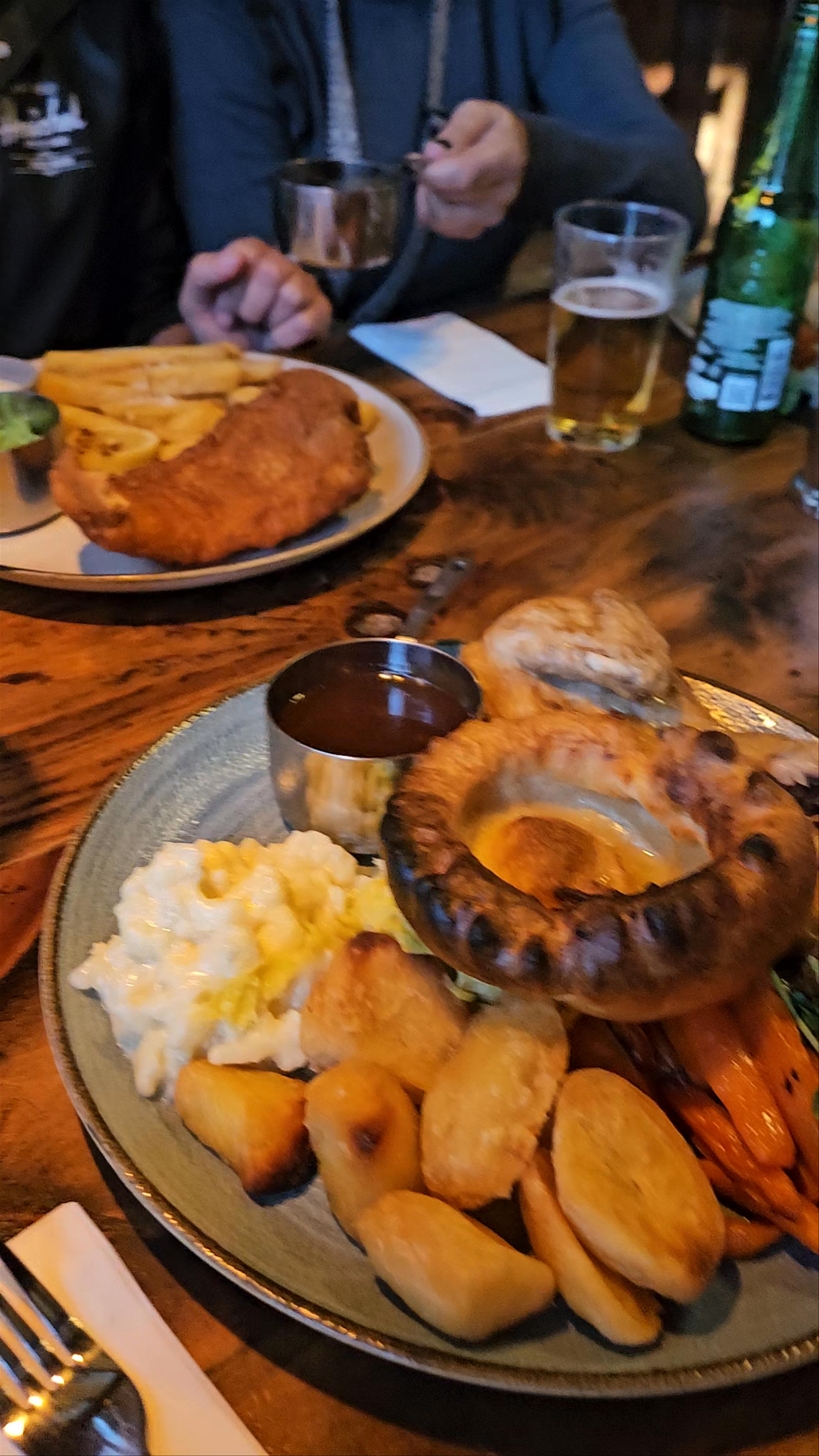 The Old Punch Bowl: Cozy British Pub Experience in Crawley
