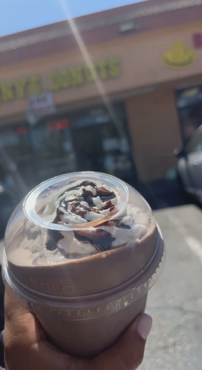 Granny's Donuts - Love love love!!!! super friendly super nice very clean 10/10 I'm gonna become their regular customer lol - Donuts Near Me - Long Beach, California