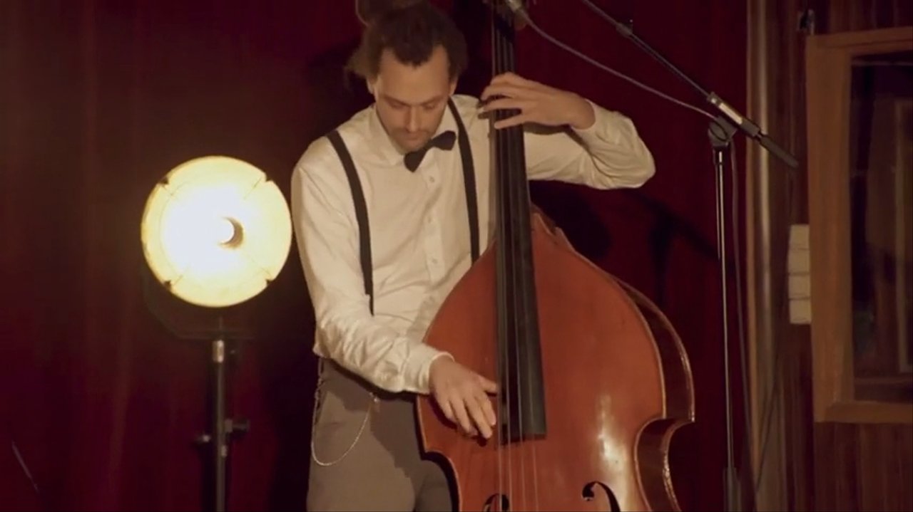 Silver Moon Jazz Band - The Way You Look Tonight - video