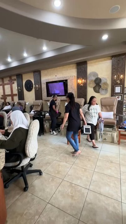 Villa Nail Salon - So good  for groups. They  can accommodate large groups. - Nail Salons Near Me - Richardson, Texas