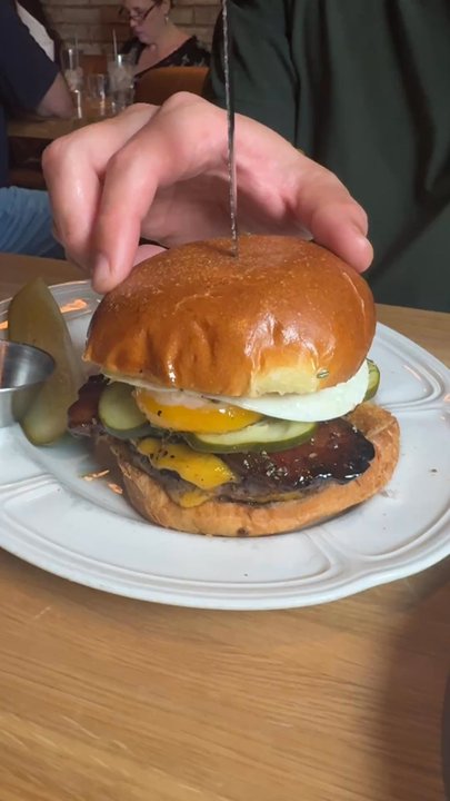 Au Cheval - Single Cheeseburger - Bars Near Me - Chicago, Illinois