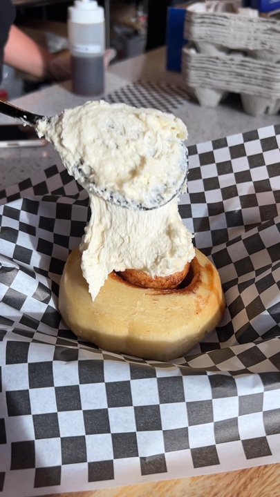 Cinnaholic - Desserts Near Me - Seattle, Washington
