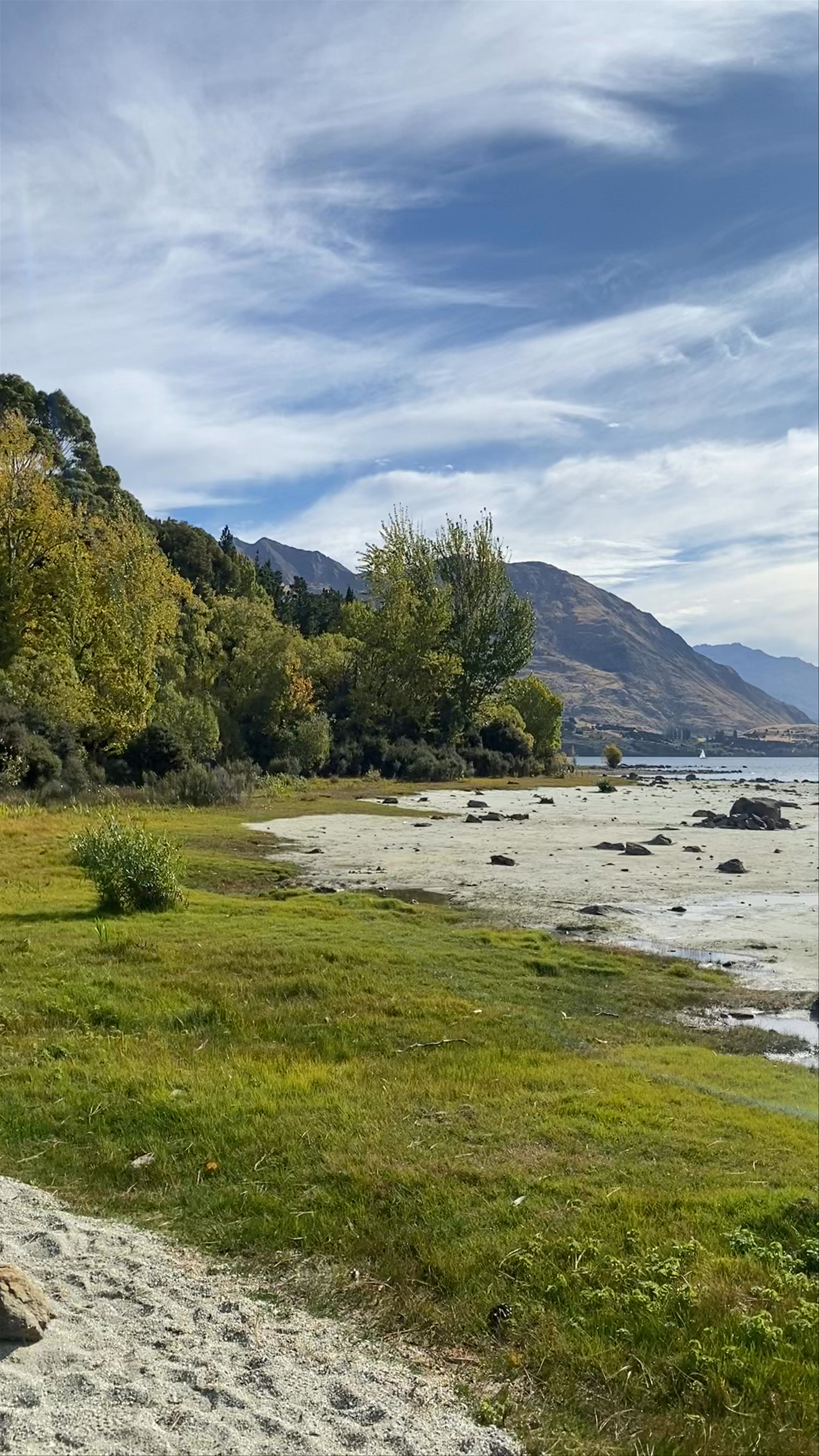 Beacon Point: Serene Lakeside Views in Wānaka, New Zealand