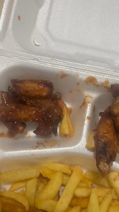 The Mason Jar - This is ridiculous! I ordered a 10p bbq wing combo and this is what i received. It's not even 10 wings. Threw in trash. - Breakfast & Brunch Near Me - Chesapeake, Virginia