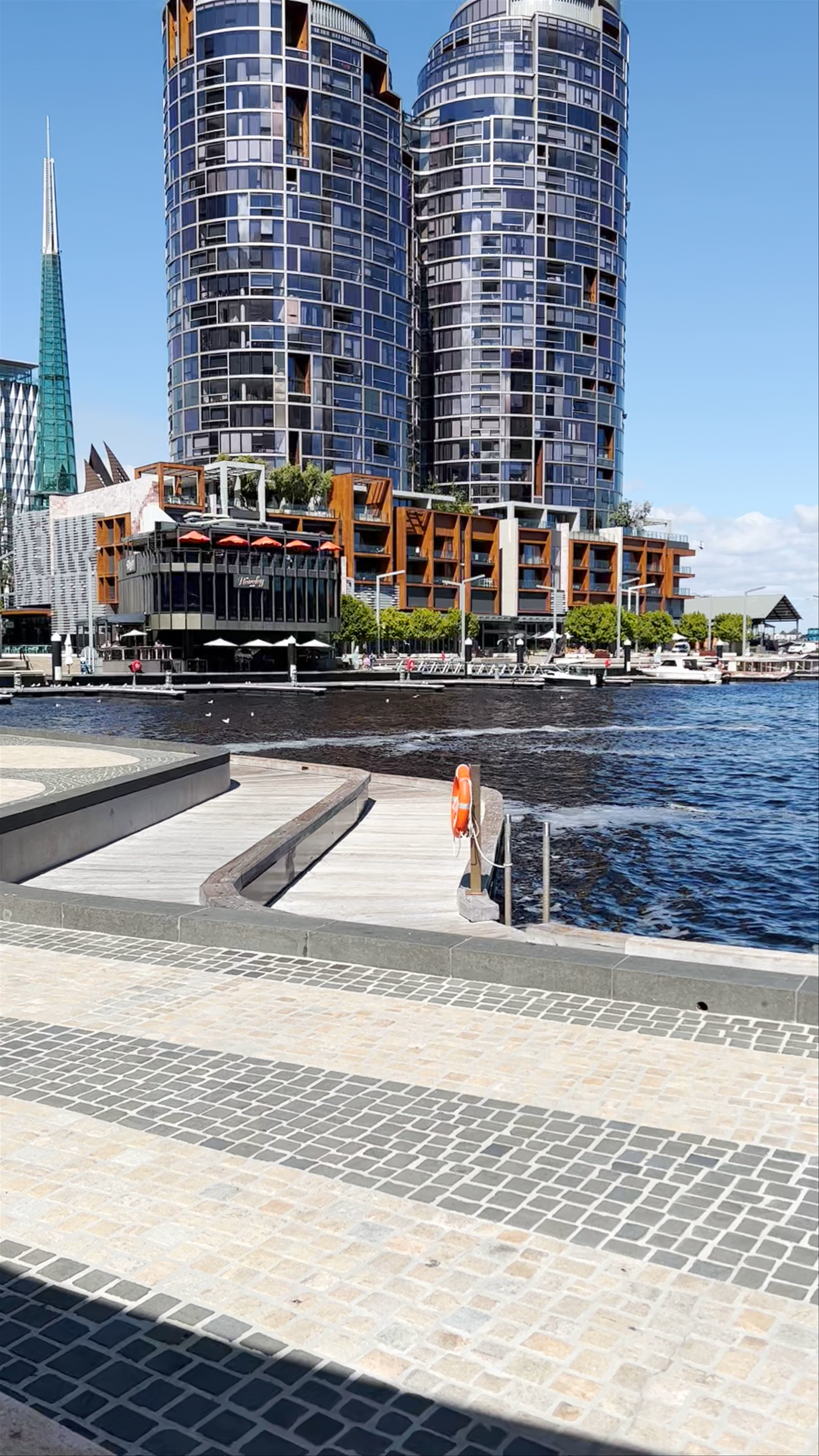 Elizabeth Quay: Serene Urban Waterfront in Perth