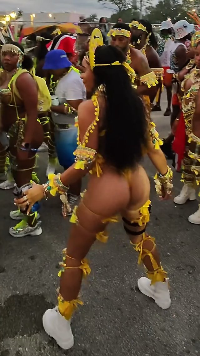 SUNFLOWER VIBES.....