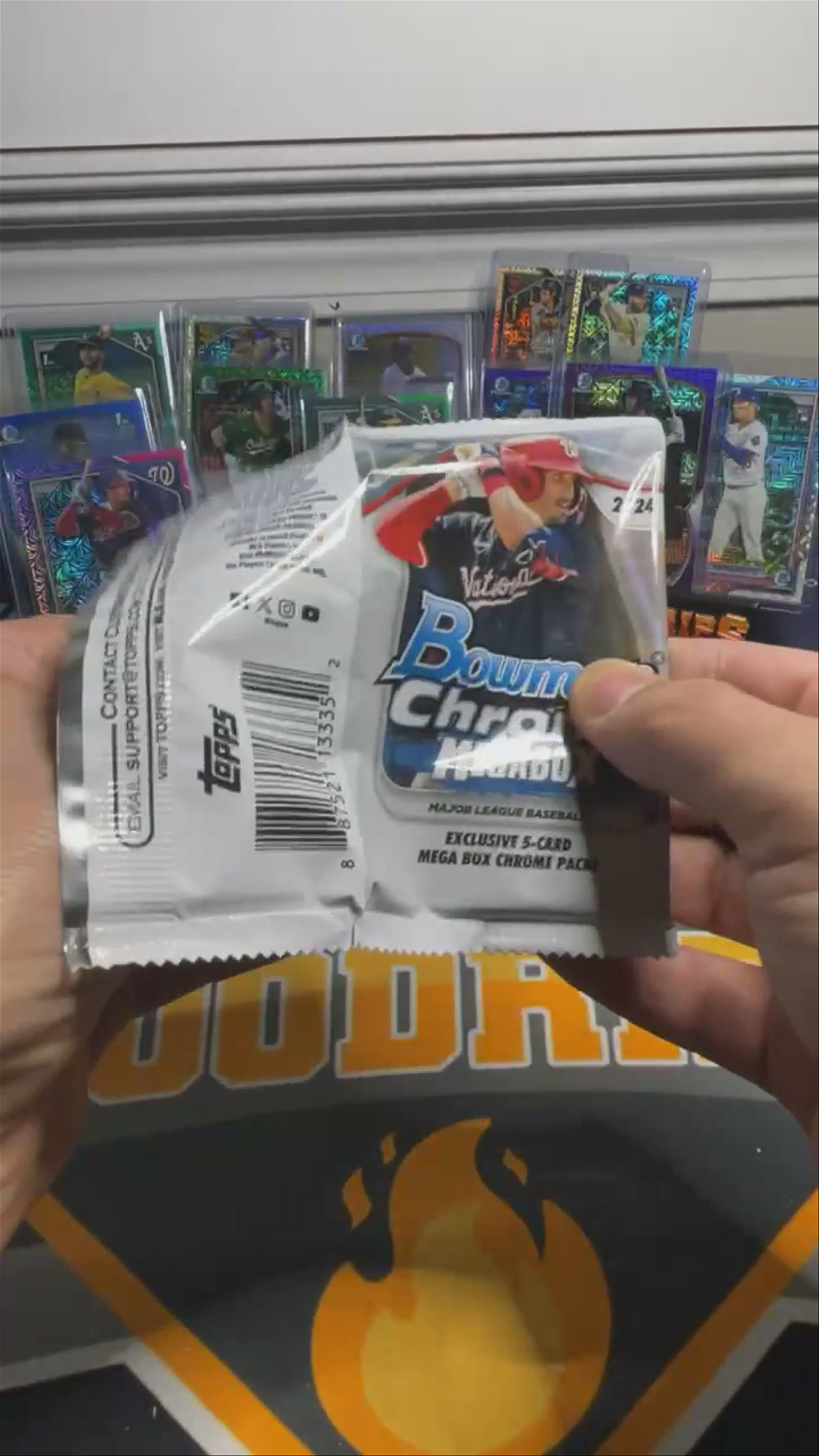 LAST PACK GOODRIPS MOJO OH MY IS THAT A GOLD DODGER IS THAT OHTANI SHEESH 